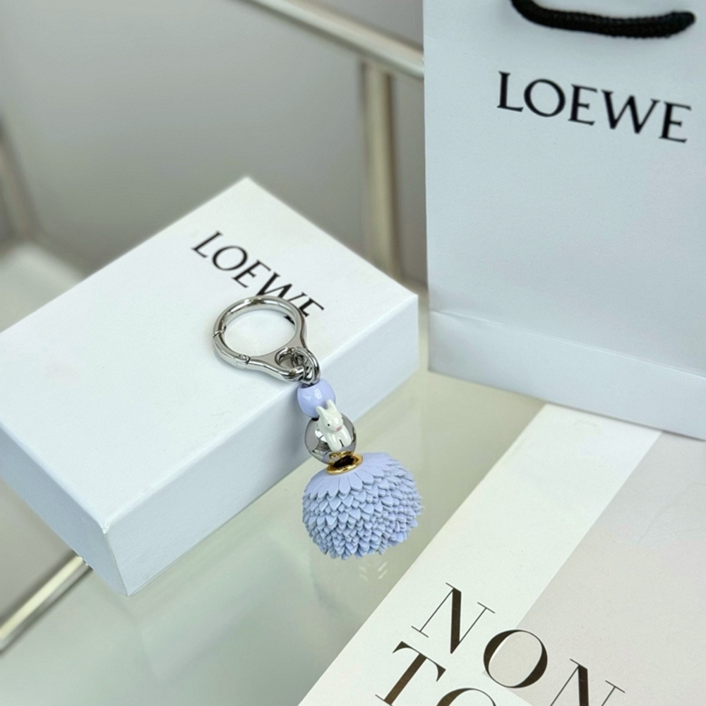 Loewe Charm - Picture 6 of 6